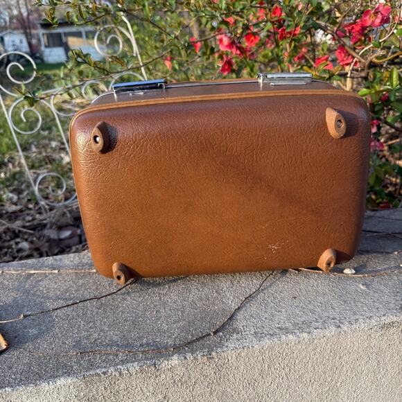 American Tourister Traveler Brown Train Case Makeup Case With Tray - Picture 14 of 14